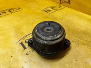 PODUSZKA UCHWYT MOCOWANIE SILNIKA MERCEDES CLS W218 3.0 CDI