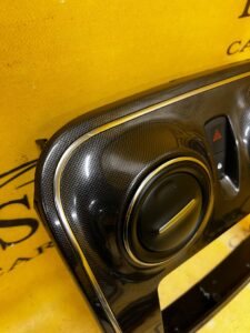 RAMKA ŚRODKOWA KRATKI NAWIEWU DACIA DUSTER II