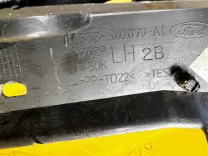 OSŁONA WYGŁUSZENIE LISTWA BŁOTNIKA PRZÓD LEWY FORD EXPLORER MK6