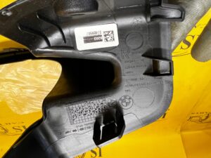 OSŁONA ZAWIASU KLAPY TYŁ BAGAŻNIKA PRAWY BMW 2 F44 GRAN COUPE NOWA OEM