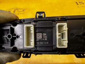 PANEL PRZEŁĄCZNIK SZYB LUSTEREK PRZÓD LEWY SUBARU FORESTER VI SL 25-