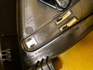 GŁOŚNIK OSŁONA ZAŚLEPKA SŁUPKA A PRZÓD LEWY HARMAN KARDON MERCEDES GL X166