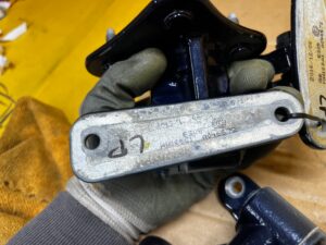 KOMPLET ZAWIASY DRZWI PRZÓD LEWY MERCEDES GL X166 890