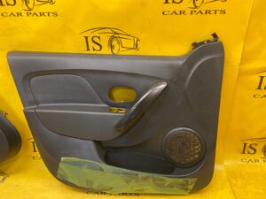 TAPICERK BOCZEK DRZWI DACIA SANDERO II LEWY PRZÓD