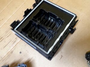 SKRZYNKA BEZPIECZNIKÓW MODUŁ BSI FORD ESCAPE MK4 1.5 ECOBOOST