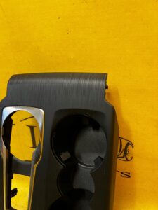 OSŁONA RAMKA TUNELU UCHWYT NA KUBKI CUPHOLDER FORD ESCAPE MK4