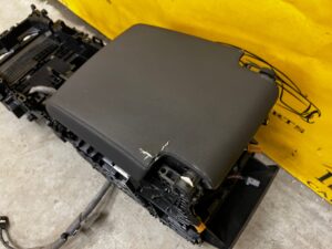 SCHOWEK TUNELU PODŁOKIETNIK LR L462 DISCOVERY V