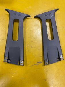 OSŁONA POSZYCIE SŁUPKA B LEWY FORD FIESTA MK8