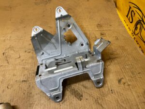 WSPORNIK MOCOWANIE UCHWYT STEROWNIKA POD SIEDZENIEM TYŁ MERCEDES GL X166