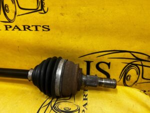 PÓŁOŚ PRZÓD PRZEDNIA PRAWY PRAWA PEUGEOT 2008 II 1.5 BLUE HDI 2022R