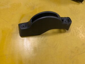 OSŁONA RĘCZNEGO TUNELU ŚRODKOWEGO NISSAN E-NV200