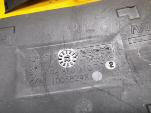 MATA GUMA WKŁADKA SCHOWKA KONSOLI PEUGEOT 508 I