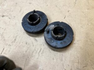 GUMA MOCOWANIE SPRĘŻYNY TYŁ DOLNE PORSCHE MACAN 95B