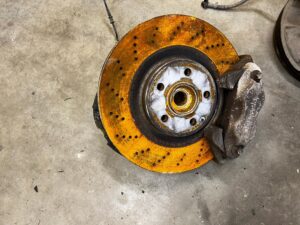 ZWROTNICA TARCZA ZACISK PRZÓD LEWY MERCEDES CLS W218 3.0 CDI 4MATIC 4X4