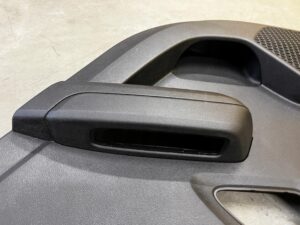 BOCZEK TAPICERKA DRZWI PRAWY TYŁ DACIA SANDERO III 2023R