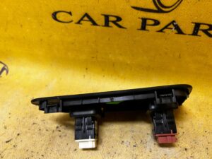 PANEL PRZEŁĄCZNIK OTWIERANIA KLAPY TYŁ BAGAŻNIKA PEUGEOT 3008 II