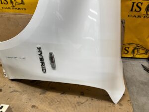 BŁOTNIK PRZÓD PRZEDNI LEWY INFINITI Q70 M35h BIAŁA PERŁA