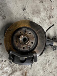 NOGA ZWROTNICA AMORTYZATOR PRZÓD PRAWY PRAWA RENAULT KADJAR 1.3 TCE