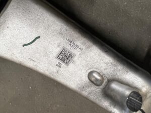 ZWROTNICA PIASTA CZUJNIK ABS PRZÓD PRAWY LAND ROVER DEFENDER II L663