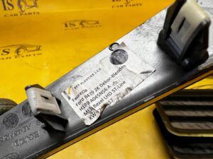 LISTWA DEKOR DESKI LEWA FORD FIESTA MK8 ST-LINE EU