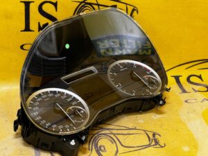 LICZNIK ZEGARY WYŚWIETLACZ INFINITI Q30 2.2 CDI