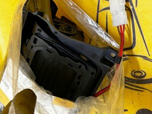 POPIELCZNIKA KONSOLI SRODKOWEJ BMW 5 F10 F11 NOWA OEM