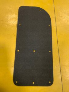 BOCZEK OSŁONA DRZWI ŚCIANY PAKI NISSAN E-NV200