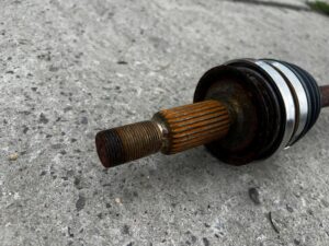 PÓŁOŚ TYLNA TYŁ LEWA LEWY FORD ESCAPE MK4 1.5 EB 4WD 4X4