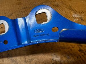 ZAWIASY MASKI POKRYWY SILNIKA FORD BRONCO 21- VELOCITY BLUE PEARL METALLIC