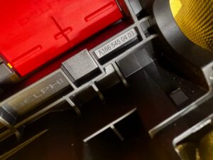 POKRYWA OSŁONA OBUDOWA SKRZYNKI BEZPIECZNIKÓW MERCEDES GL X166