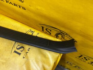 PLASTIK OSŁONA PROGU SŁUPKA A PRZÓD PRAWY MERCEDES GL X166