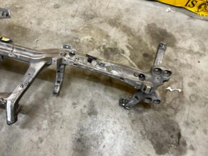 STELAŻ MOCOWANIE RURA BELKA KONSOLI DESKI RANGE ROVER VELAR L560 LHD