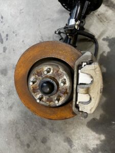 NOGA ZWROTNICA AMORTYZATOR PRZÓD LEWY FORD MUSTANG VI 3.7 RWD 2WD