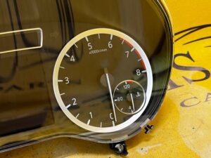 LICZNIK ZEGARY WYŚWIETLACZ INFINITI Q30 1.6 TURBO