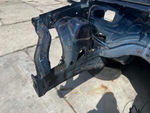 ĆWIARTKA PODŁUŻNICA FARTUCH KIELICH PRZÓD PRAWY MERCEDES GL X166 890