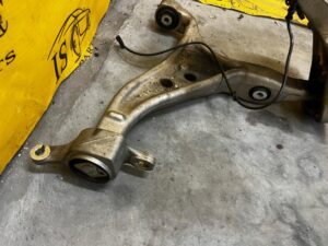 ZWROTNICA PIASTA WAHACZ PRZÓD PRAWY MERCEDES GL X166 4.7 V8 4MATIC