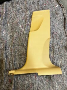 POSZYCIE OSŁONA OBUDOWA SŁUPKA ŚRODKOWEGO B PRAWY PORSCHE MACAN 95B