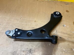 WAHACZ PRZÓD PRZEDNI LEWY FORD KUGA MK3 LIFT