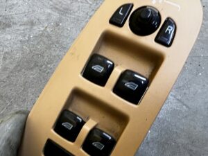 PANEL PRZEŁĄCZNIK SZYB LUSTEREK DRZWI PRZÓD LEWY VOLVO XC90 II EU