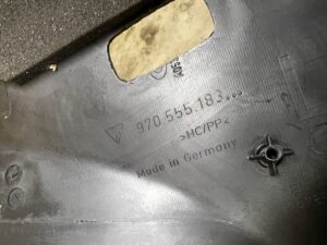 POSZYCIE OSŁONA SŁUPKA ŚRODKOWEGO B LEWY PORSCHE PANAMERA 970 I LIFT