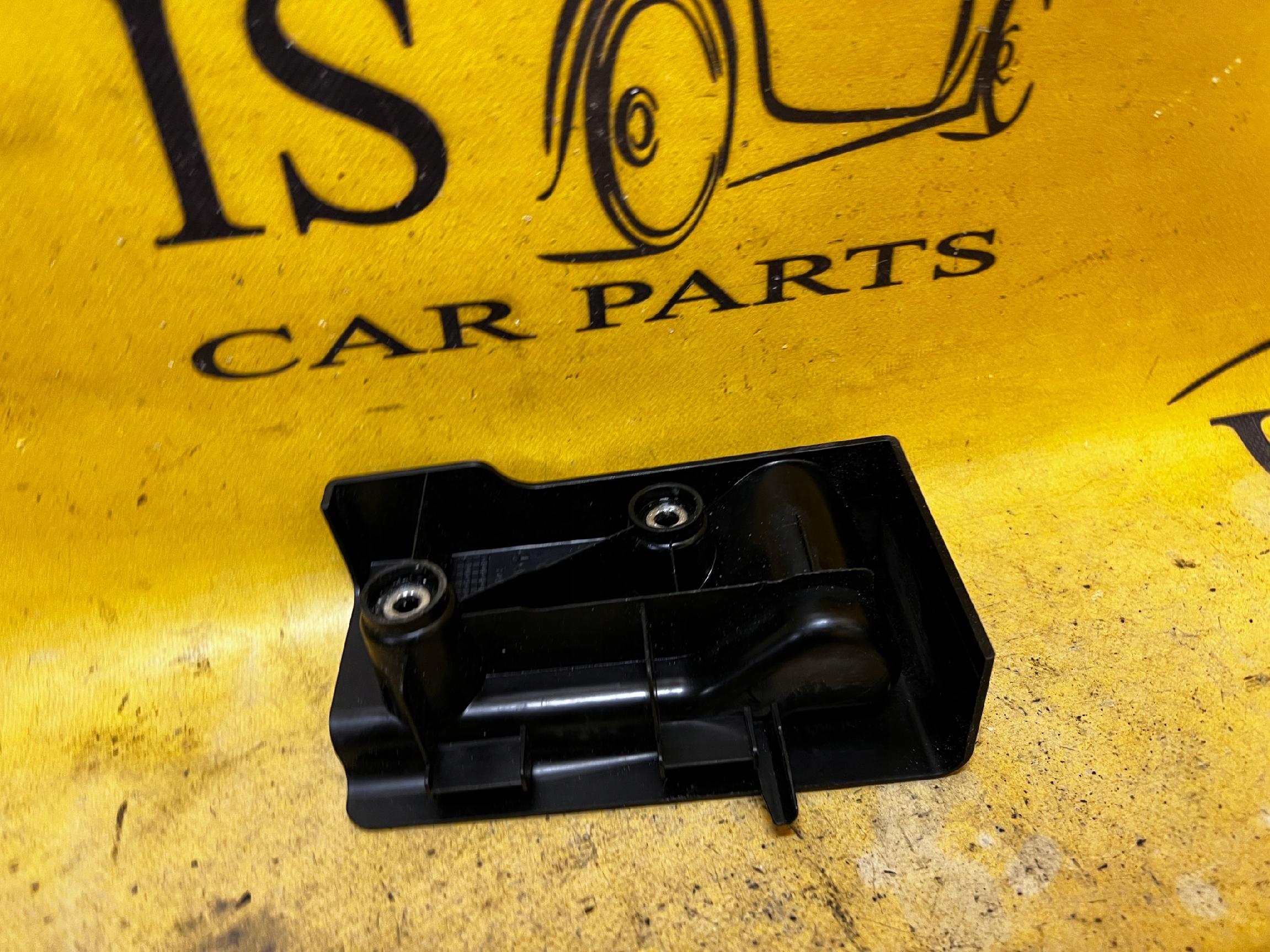 MOCOWANIE PÓŁKI BAGAŻNIKA LEWE MERCEDES W177