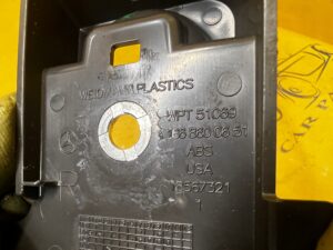 MOCOWANIE UCHWYT HACZYKA BAGAŻNIKA PRAWY MERCEDES GL X166