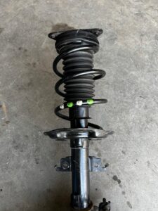 NOGA ZWROTNICA AMORTYZATOR PRZÓD LEWY LEWA RENAULT MEGANE IV