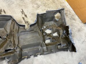 OSŁONA WYGŁUSZENIE WYCISZENIE ŚCIANY GRODZIOWEJ FORD RANGER MK5 V EU