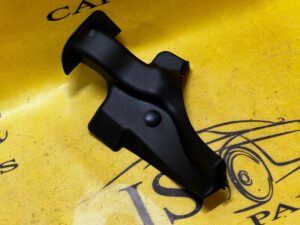 OSŁONA ZAWIASU KLAPY TYLNEJ RANGE ROVER VOGUE L405