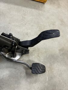 PEDAŁY PEDAŁ GAZU HAMULCA NISSAN X-TRAIL T32