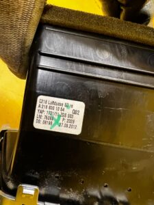 KRATKA NAWIEWU PRAWA DEKOR DESKI KONSOLI MERCEDES CLS W218 EU