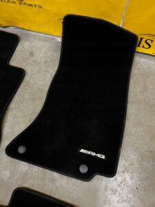 DYWANIKI WYCIERACZKI WELUROWE ORYGINALNE PRZÓD TYŁ MERCEDES C W206 AMG EU