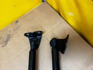 KOMPLET SIŁOWNIKI KLAPY TYŁ BAGAŻNIKA FORD ESCAPE MK4