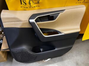 WNĘTRZE FOTELE KANAPA GRZANE BOCZKI SKÓRA AIRBAG ISOFIX TOYOTA RAV4 V EU